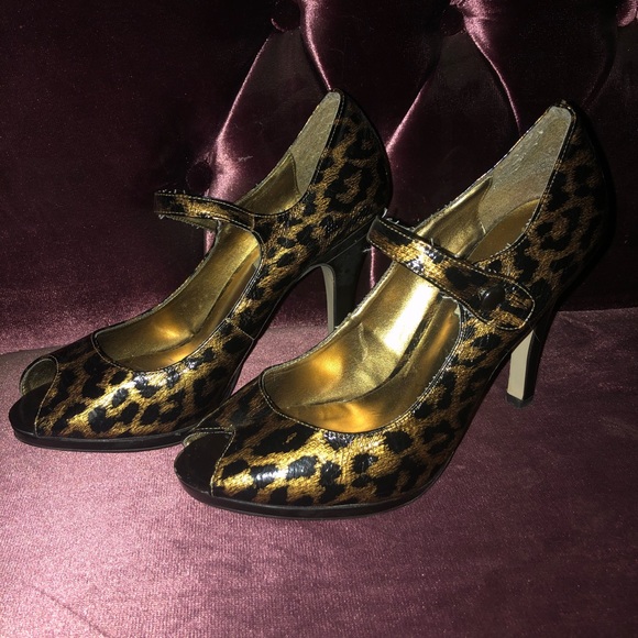 Steve Madden patent leather leopard & black heels - Picture 2 of 6